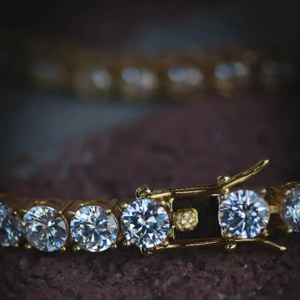 Diamond Tennis Bracelet in Yellow/White Gold (6mm)