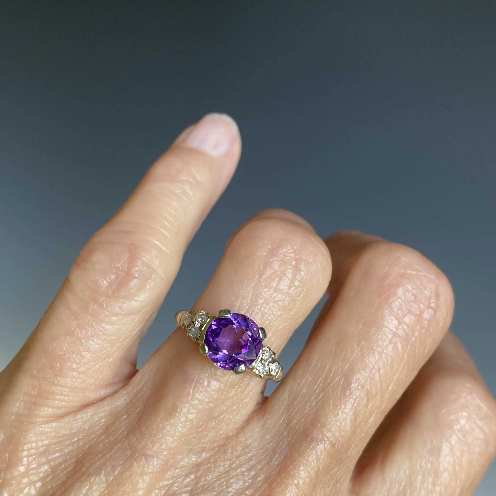 Fine 18K White Gold Diamond Amethyst Ring