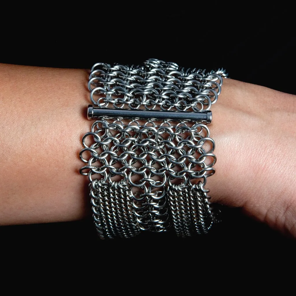 METAL Maille Stripe Cuff Bracelet