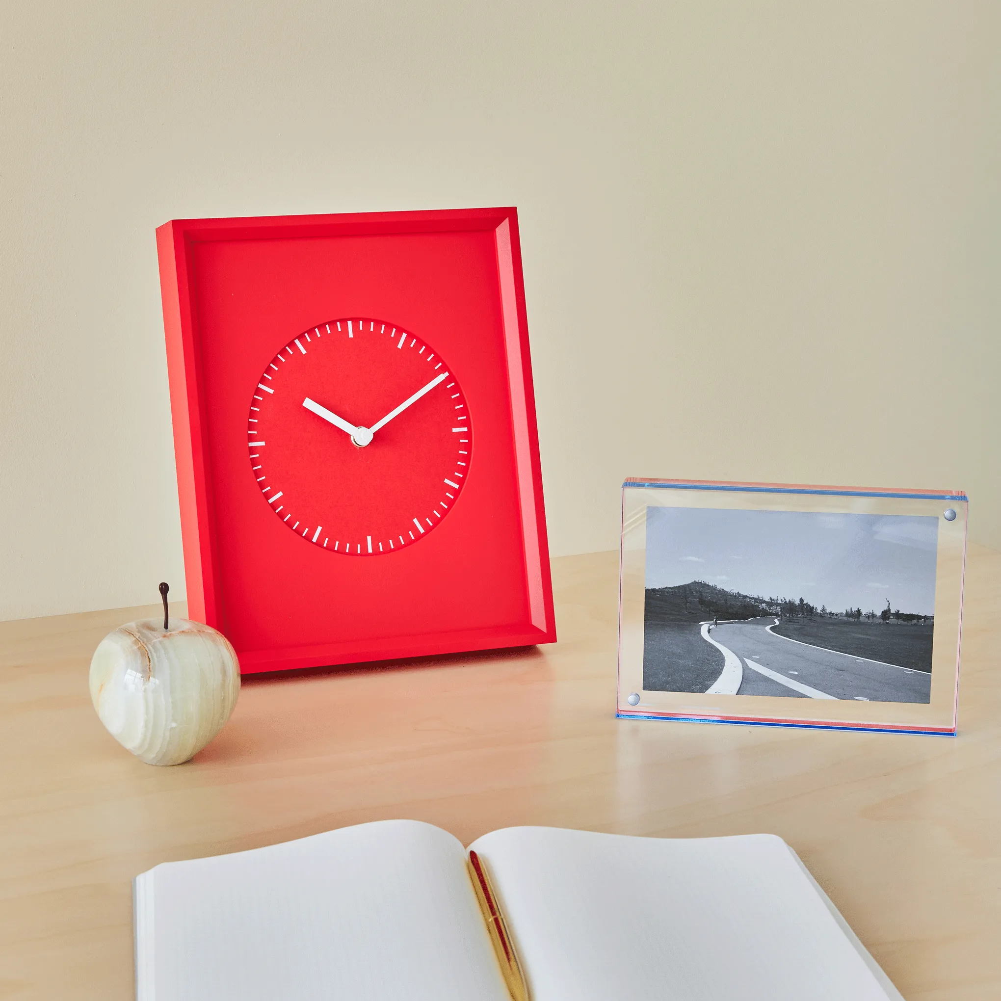 Miee Frame Desk & Wall Clock