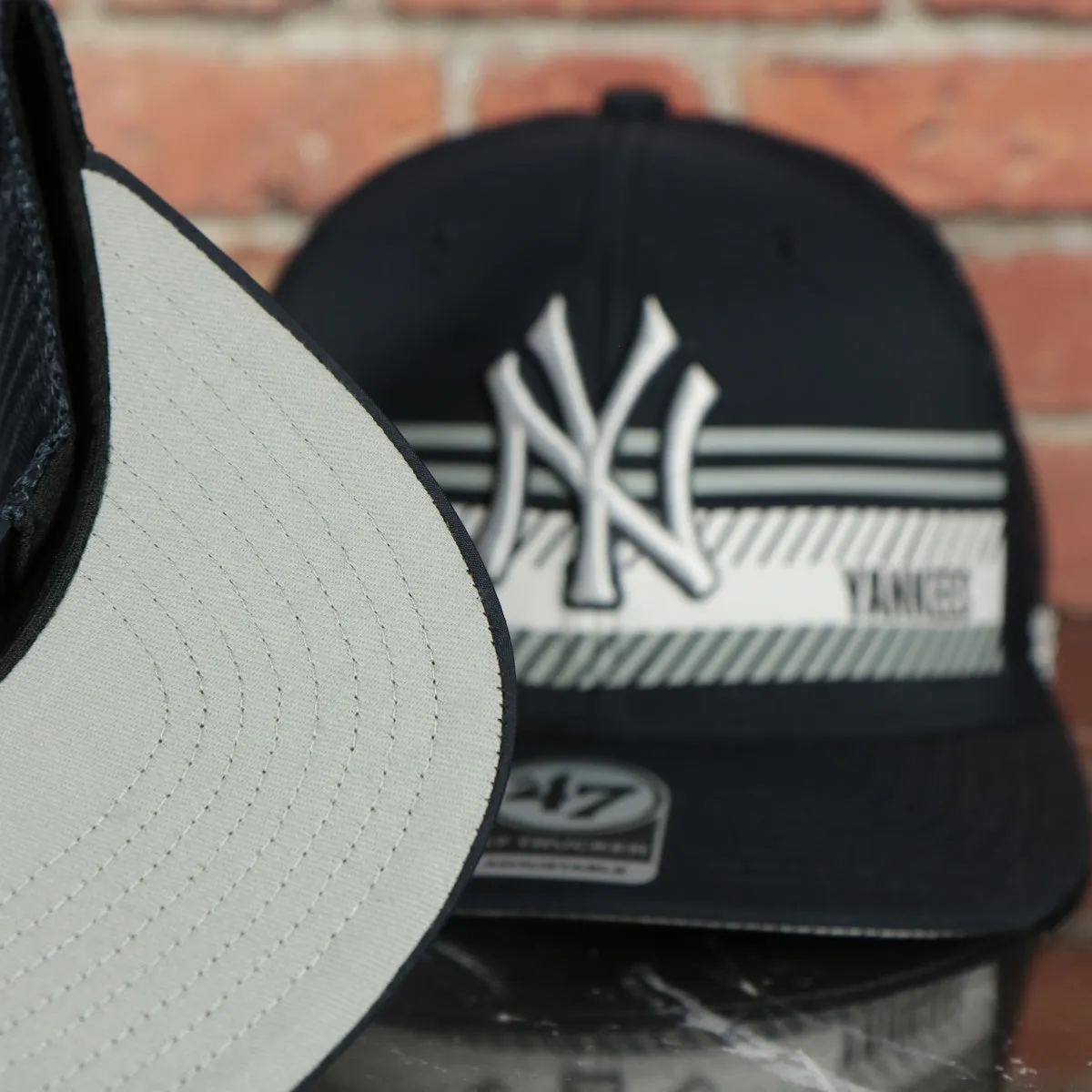 New York Yankees Mesh Back Printed Graphic Gray Bottom Trucker Hat | Mesh Back Navy Dad Hat